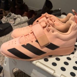 Adidas pink 7 1/2 lifting shoes